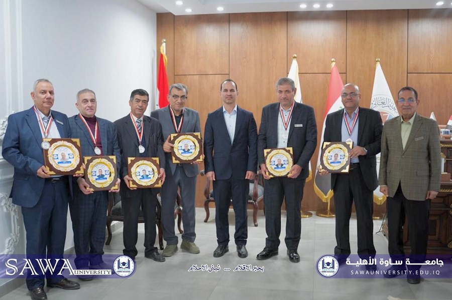 الظالمي يكرم الاطباء من تدريسيي جامعتنا